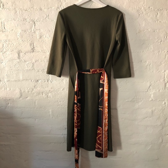 Satin belted Zara Dress with oversized pockets - Picture 7 of 7